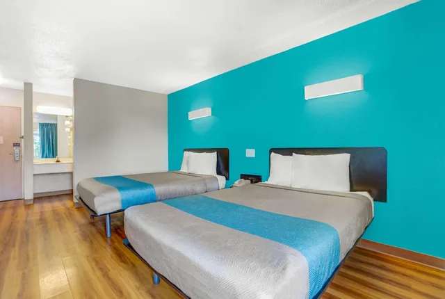 غرفة رباعية للمدخنين، Motel6 Raleigh, NC - North 3/10