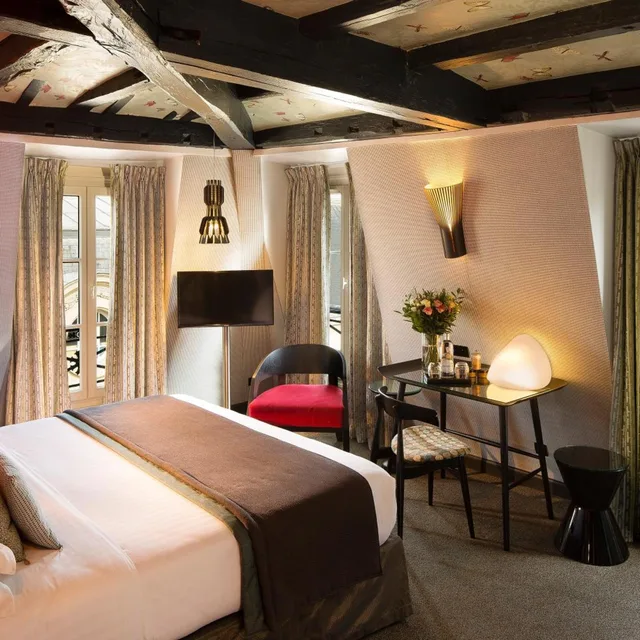 غرفة ديلوكس بانورامية بسرير كينج بإطلالة، Hotel Les Dames Du Pantheon 2/2