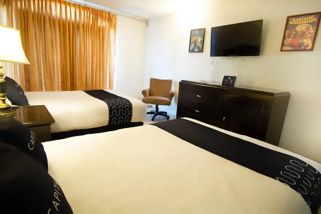 غرفة قياسية بسريرين مزدوجين بإطلالة على المدينة، Hotel Costa Ensenada 7/7