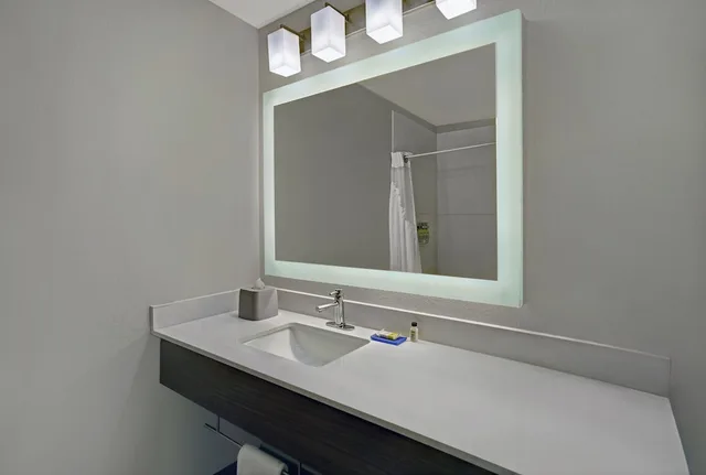 غرفة قياسية بسريرين كوين، HOLIDAY INN EXPRESS ADRIAN 3/3