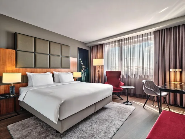 1 Bedroom, Suite, King Bed, Radisson Blu Hotel, Hamburg Airport 1/2