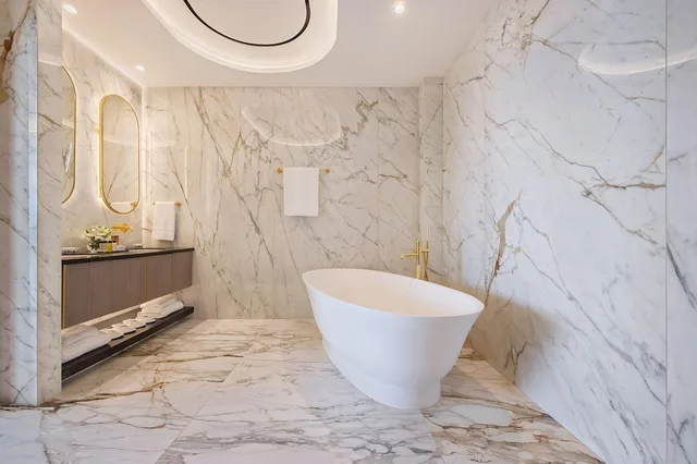 جناح ملكي، Adams Beach Hotel and SPA 5/5