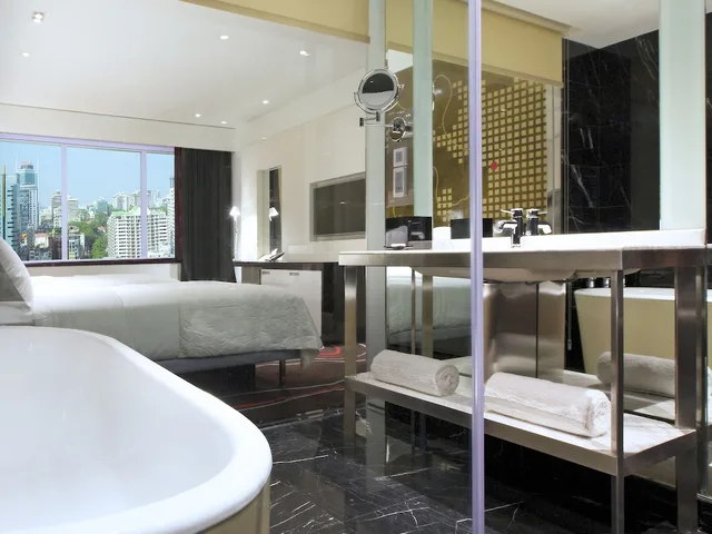 غرفة كلوب بسرير كينج بإطلالة على النهر، Le Meridien Saigon 7/7