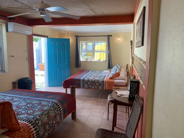 Standard, 2 Queen Beds, Courtyard Area، All Seasons Guest House 6/10