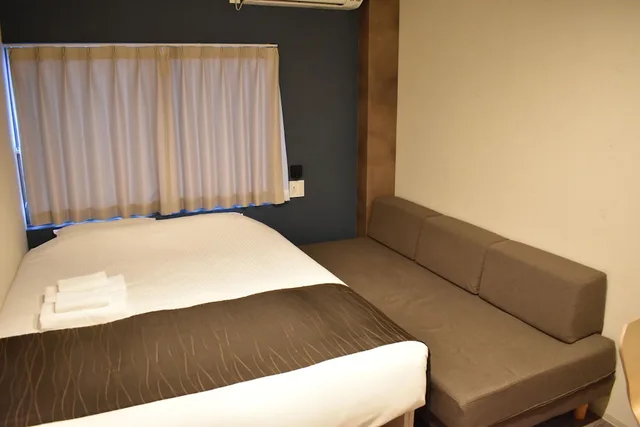 غرفة متصلة بسريرين مزدوجين مع أريكة، Shinsaibashi House 4/10