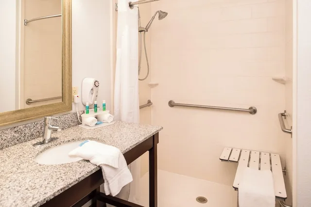 جناح بسريرين كوين مع أريكة لذوي الإعاقة، Holiday Inn Express Hotel Suites Alamogordo Hwy 54 70 5/8