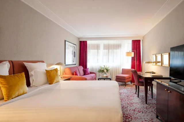 غرفة تنفيذية بسرير كينج وسرير كوين، Warwick Paris Champs-Elysees 1/1