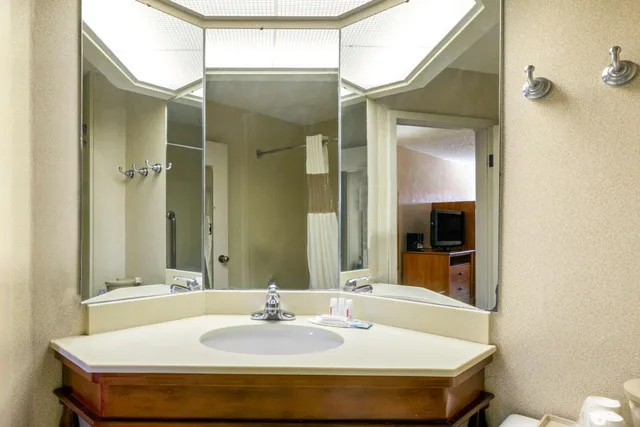 جناح بسرير كينج بغرفتين، Baymont By Wyndham Amarillo East 3/4