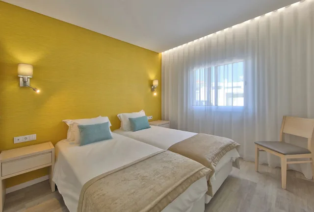 شقة بسرير مزدوج وسريرين منفصلين بإطلالة على المسبح بغرفتي نوم، Agua Hotels Vila Branca 1/10