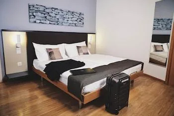 غرفة قياسية بسرير كينج، Bristol Hotel Zurich 2/2