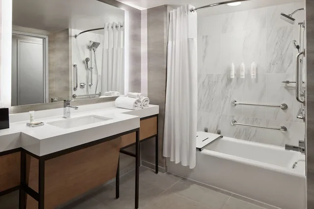 غرفة كلوب بسرير كينج، Washington Marriott At Metro Center 6/8