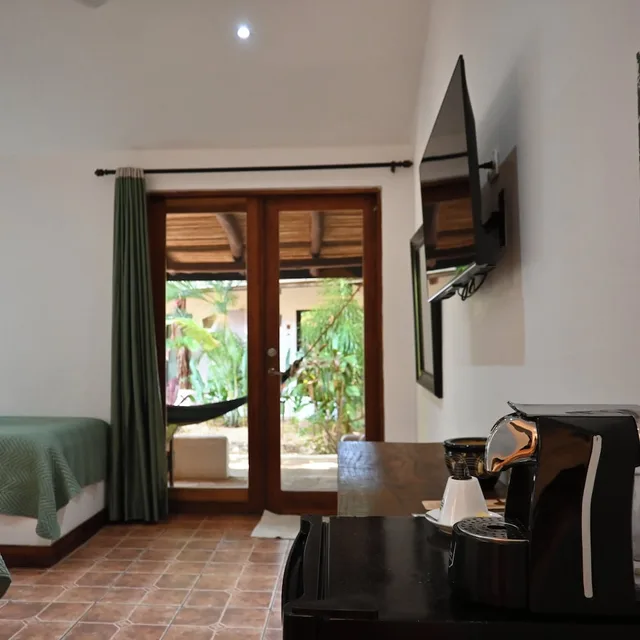 Deluxe, 1 Queen and 1 Single Bed, Hotel Pasatiempo 8/9