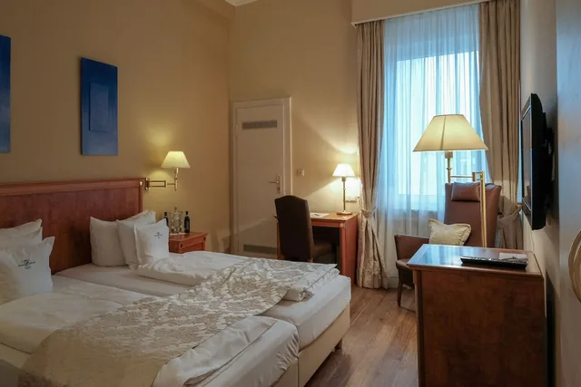 غرفة بسريرين منفصلين، Hotel Savoy Hanover 4/10