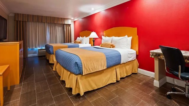 غرفة قياسية بسريرين كوين لذوي الإعاقة، Best Western Plus Anaheim Orange County Hotel 4/7