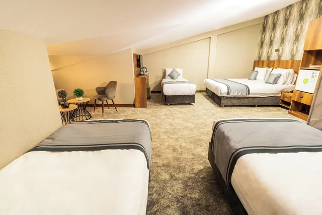 جناح عائلي، Airport Express Hotel 4/8