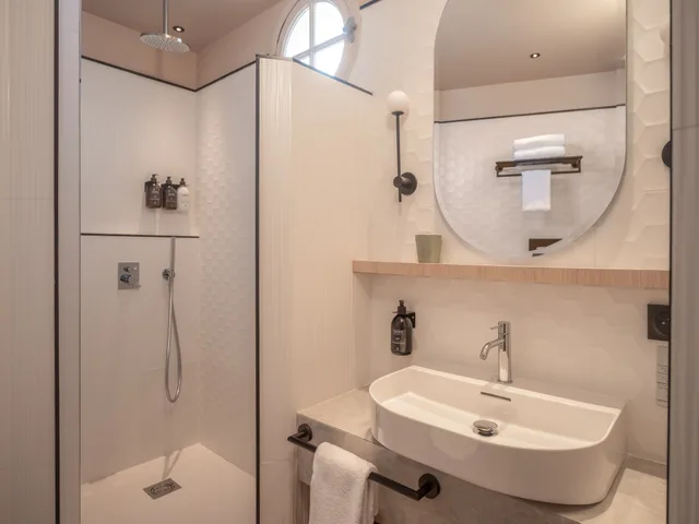 غرفة تنفيذية بسريرين منفصلين، Hotel Louison 3/3