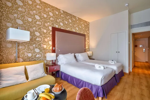 Upgrade, King Bed, Sofa، Clarion Paris CDG Airport 2/3
