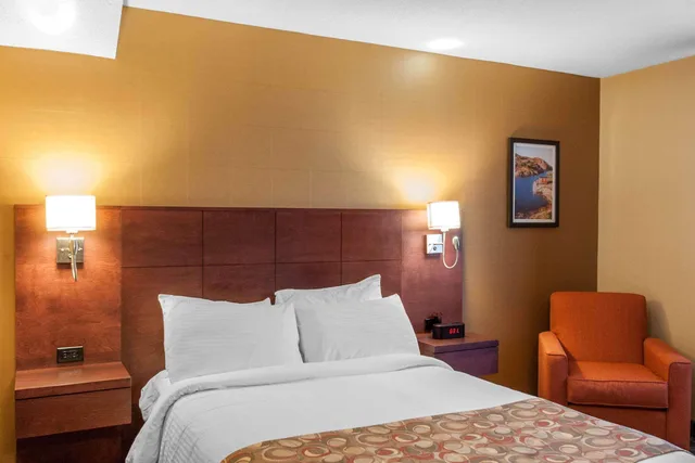 جناح بسرير كوين، Quality Hotel & Suites Gander 3/4