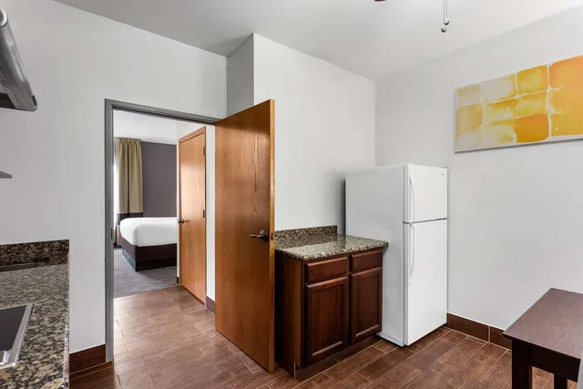 Efficiency, Suite, 2 Queen Beds، Comfort Inn & Suites Kenosha-Pleasant Prairie 4/4
