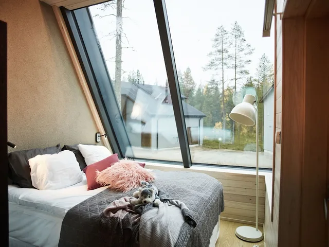 Honeymoon, Aurora, Suite, Queen Bed, Nova Skyland Hotel 2/7