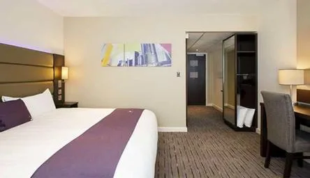 غرفة مفردة بسرير مزدوج، Premier Inn Southend Airport 1/1