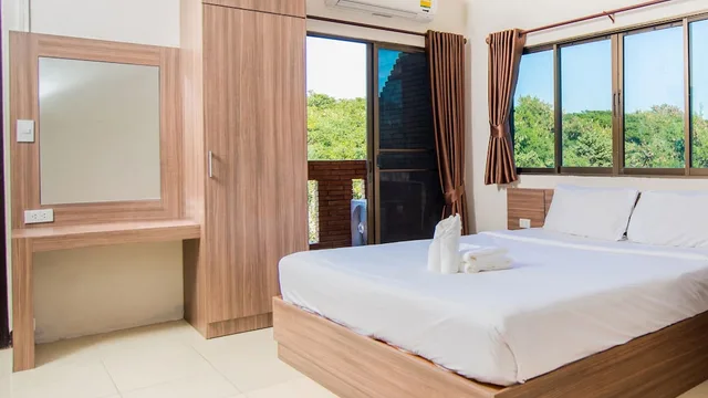 Superior, Double Bed, 4 People, Premier Wing، B2 Airport Boutique & Budget Hotel 2/4