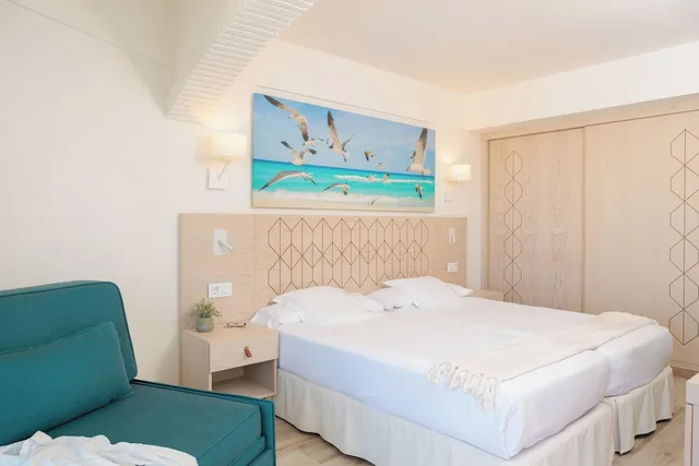 Room, Single, Double Bed, Sea View, Priority Location، Iberostar Waves Royal Andalus 4/5