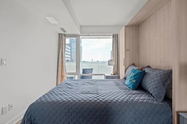 شقة سوبيريور بسرير مزدوج بإطلالة على المدينة بغرفة نوم واحدة مع أريكة، Teahouse Condos in Downtown Toronto 3/4