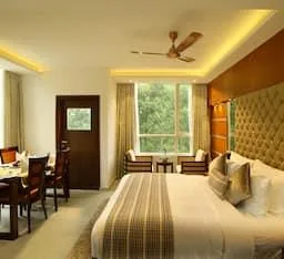 Valley, Club, Double Bed, Blanket Hotel & Spa Munnar 4/4
