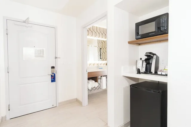 غرفة قياسية بسرير كينج بإطلالة على المدينة، Holiday Inn Express Hollywood Walk of Fame An Ihg Hotel 9/9