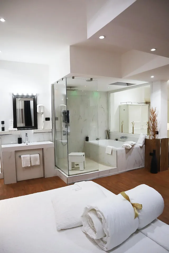 Superior, Suite, Gardenia Hotel 4/10