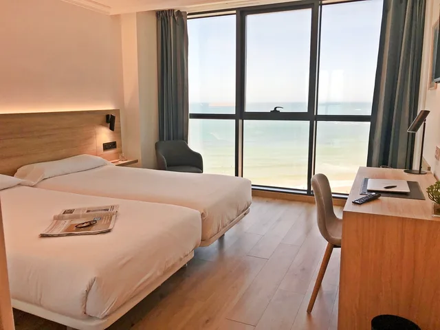Room, Double Bed, Sea View, Principe de Asturias Hotel 3/5