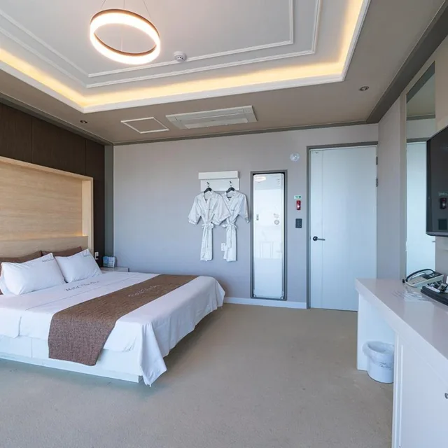 Premium, Double Bed, Sea View, Hotel The One Yeosu 4/10