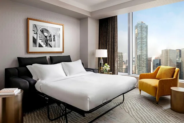 Superior, Suite, King Bed, City View, Club Lounge Access, Lounge Access, Ritz Carlton Toronto Hotel 1/5