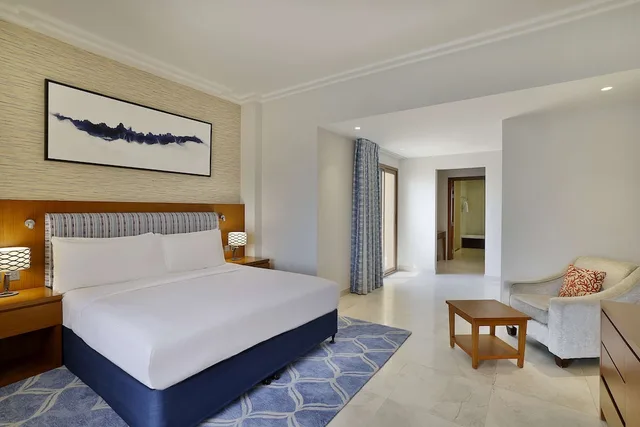 Room, King Bed, Island View, Balcony، Double Tree by Hilton Resort and Spa Marjan Island 4/11