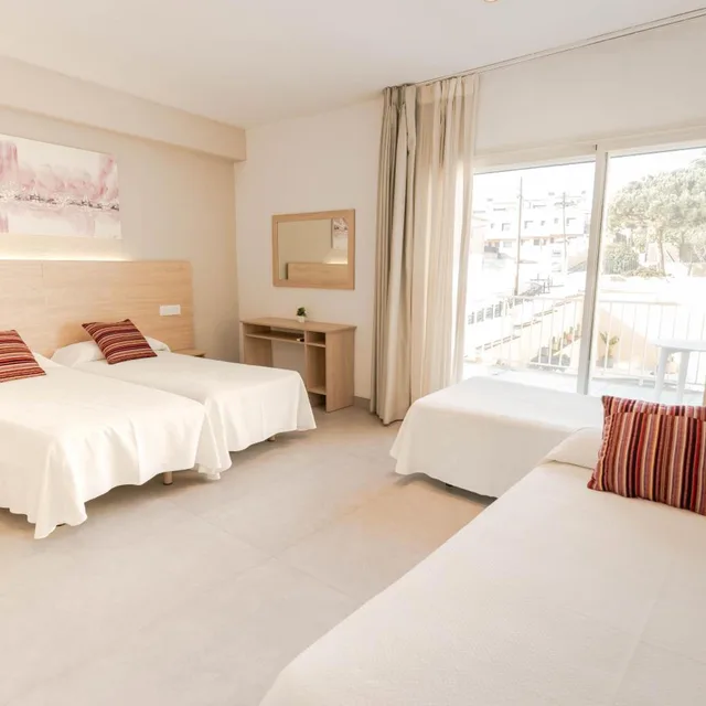 غرفة رباعية بشرفة، Hotel S Agoita 4/10