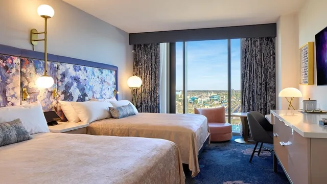 غرفة بسريرين كوين بإطلالة على المسبح، Universal's Helios Grand Hotel, a Loews Hotel 2/3