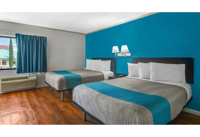 2 Full Beds - Non-smoking, Motel6 Norcross, GA 1/2