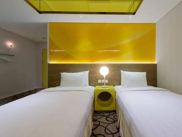 Superior, 2 Beds, No Window، GREEN WORLD HOTEL ZHONGHUA 1/1