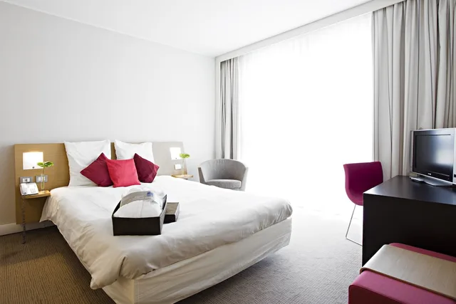 غرفة تنفيذية بسرير كينج مع أريكة، Novotel Milano Malpensa Airport 9/10