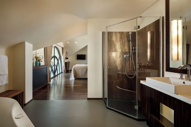 Skyline, Suite, Double Bed, City View، Hotel UTO KULM 10/10