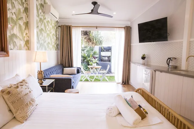Garden Suite, Queen Bed، Bay Haven Lodge 1/6