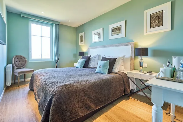 غرفة سوبيريور بسرير كينج بإطلالة على المتنزه، Les Villas D Arromanches 2/3