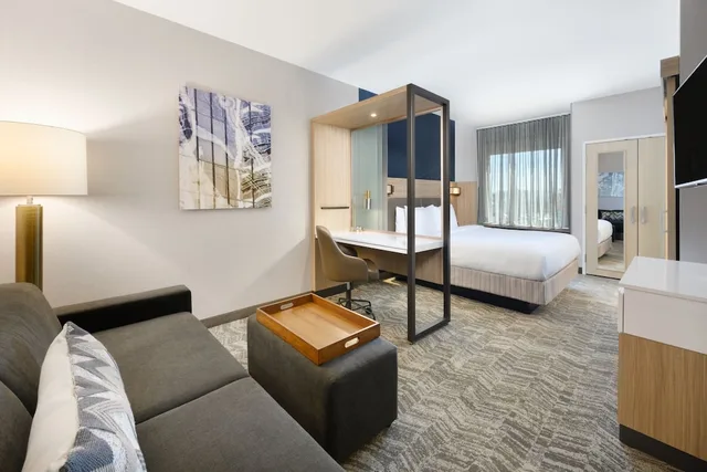جناح بسرير كينج مع سرير سحّاب إضافي، Springhill Suites By Marriott Dothan 1/6