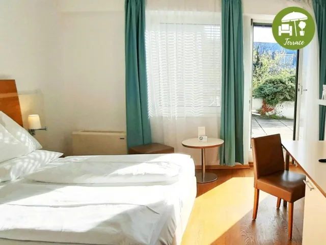 غرفة بسرير كينج بشرفة، arte Hotel Wien Stadthalle 2/4