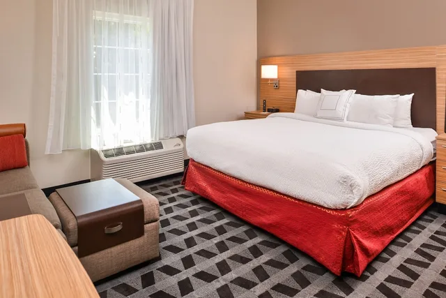 Studio, King Bed, Sofa, Accessible, Towneplace Suites By Marriott Charleston-West Ashley 1/3
