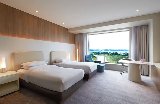 غرفة بسريرين منفصلين، Hyatt Regency Incheon Paradise City 1/2