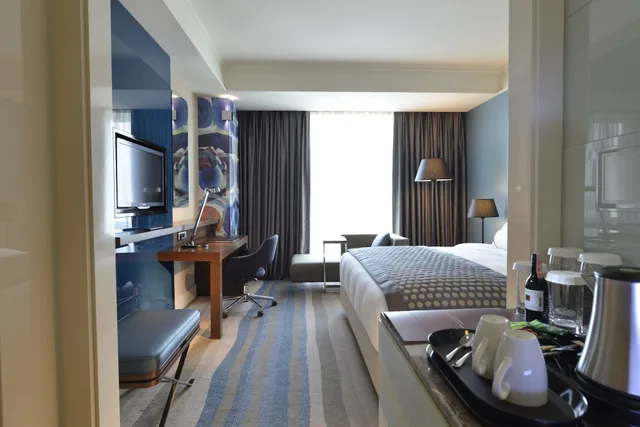 غرفة بسرير كينج بشرفة للمدخنين، Wyndham Grand Istanbul Europe 8/10