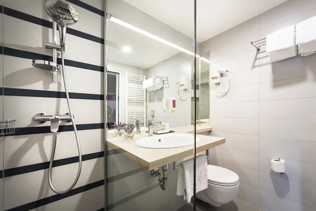 Superior Twin Room - Sea View - With Additional Bed، Hotel Admiral 2/3