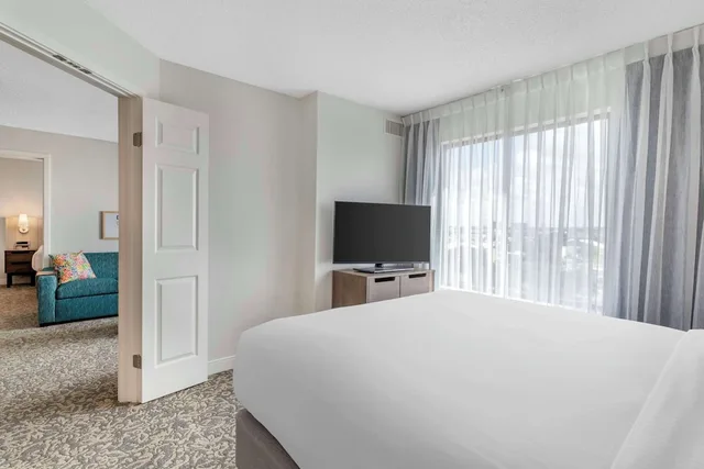 جناح بسريرين كوين بغرفتي نوم مع أريكة لذوي الإعاقة، Sonesta ES Suites San Antonio Downtown Alamo Plaza 2/6